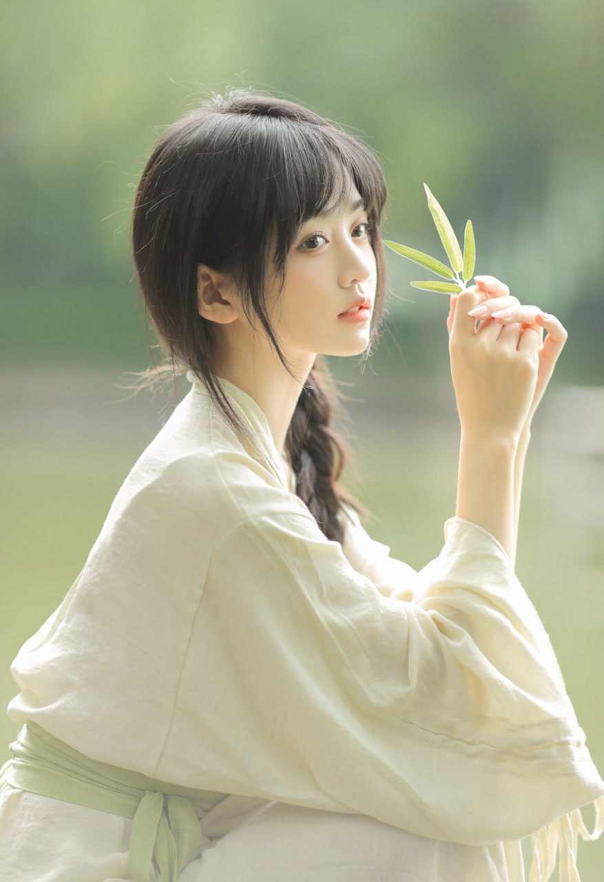 湖畔闲思