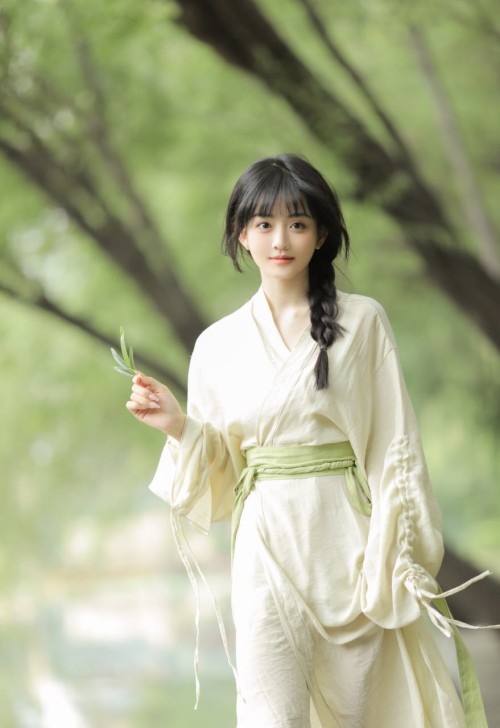 湖畔闲思